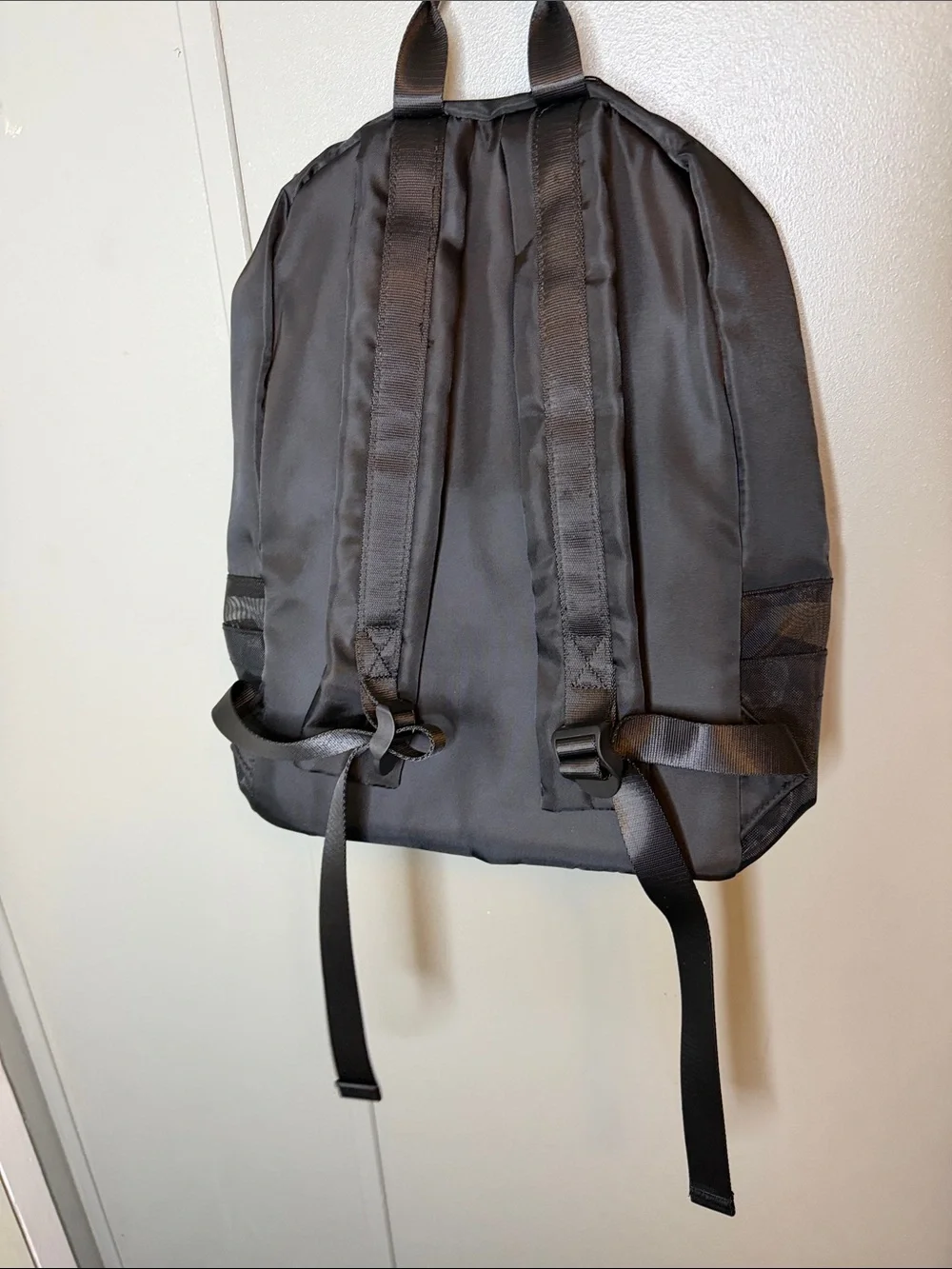 ALO Yoga charcoal mesh backpack